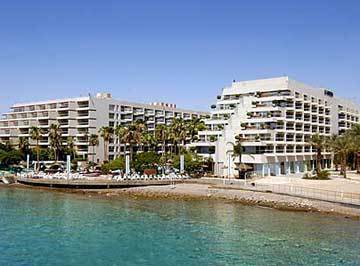 Hotel U